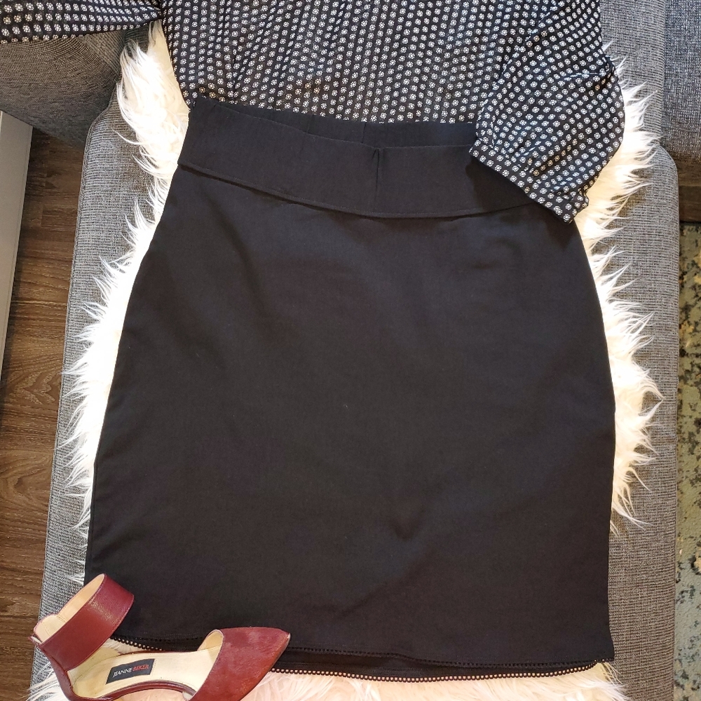 George  Maternity stretchy black skirt size medi